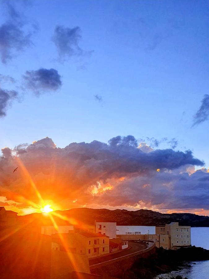 Appartamento Oltremare Vista Mare La Maddalena  Dış mekan fotoğraf